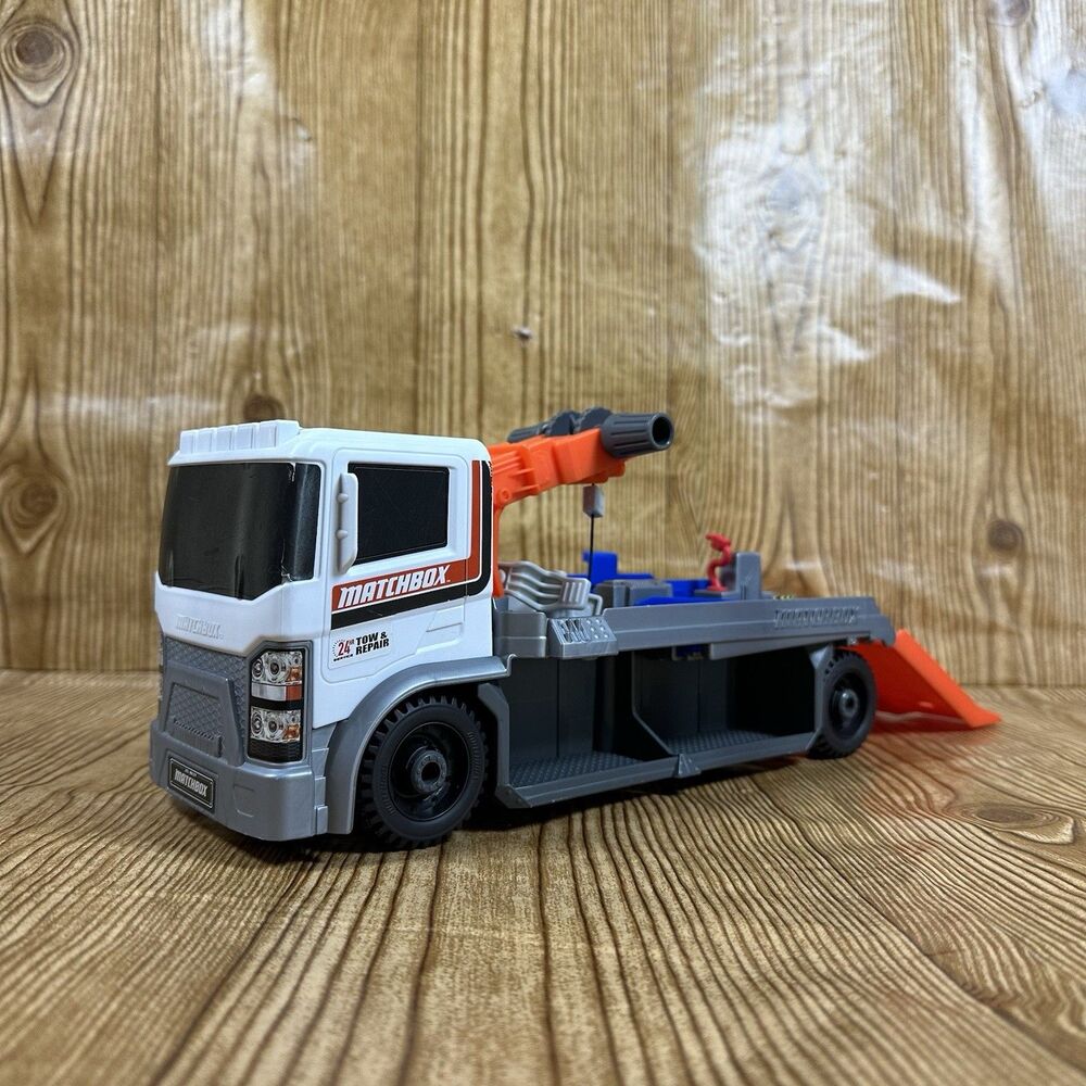 Matchbox Action Drivers Matchbox Tow & Repair Truck Tow Crank Works 12” - Picture 1 of 13